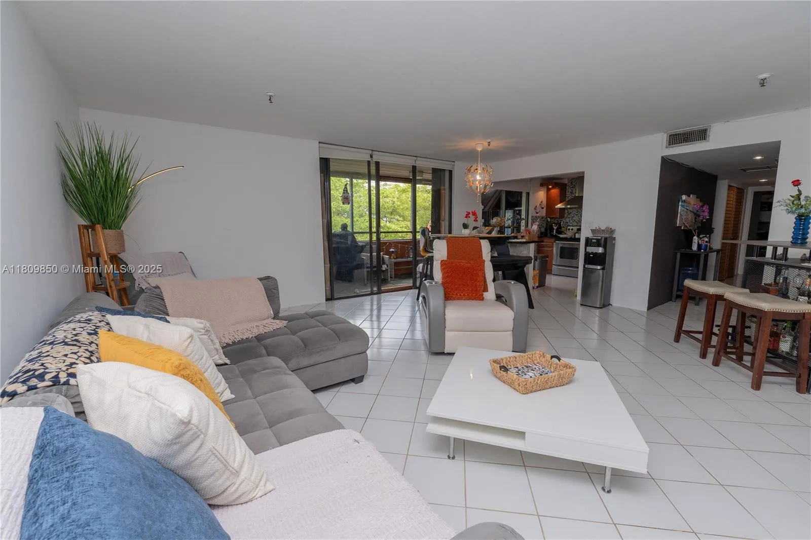 665 NE 195th St # 419, Miami, FL 33179 photo 2
