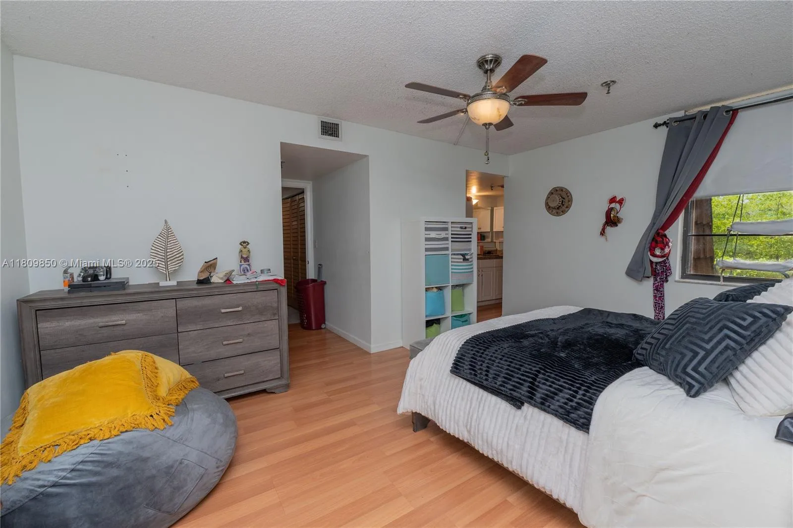 665 NE 195th St # 419, Miami, FL 33179 photo 8