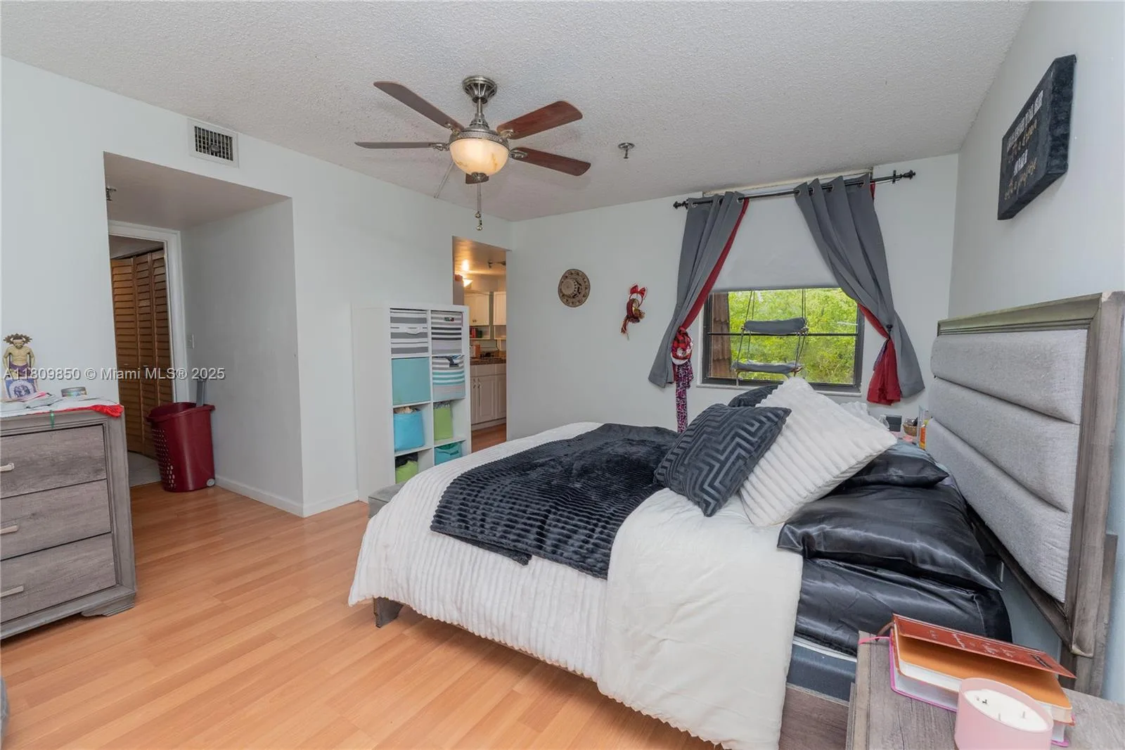 665 NE 195th St # 419, Miami, FL 33179 photo 9