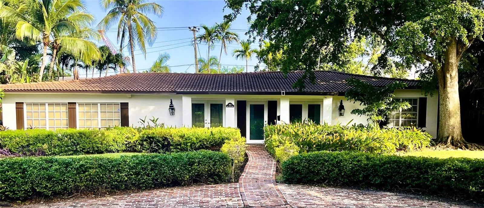 1612 E Lake Drive, Fort Lauderdale, FL 33316