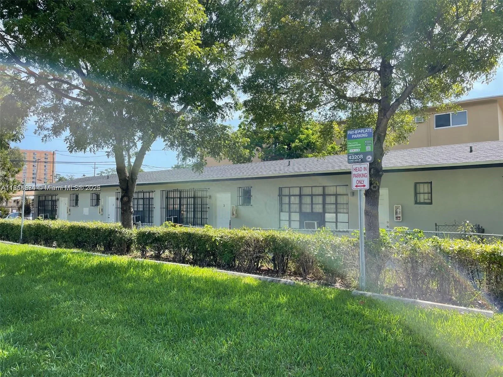 1346 NW 6th St, Miami, FL 33125 photo 2
