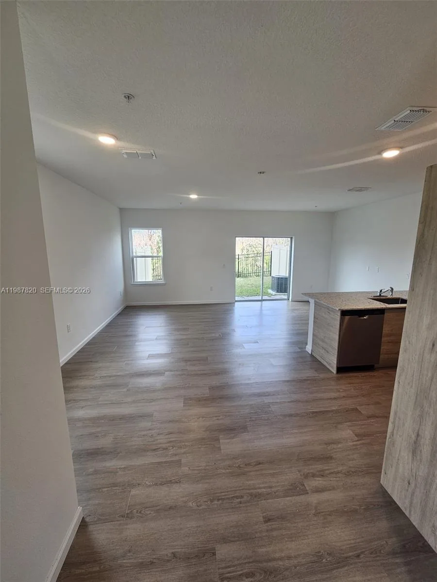 1201 Southstation PL # 101, Orlando, FL 32809 photo 8