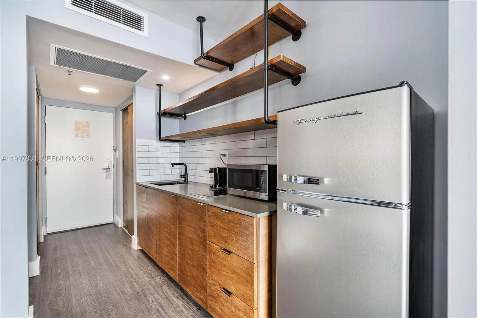 19201 Collins Ave # 324, Sunny Isles Beach, FL 33160 photo 2