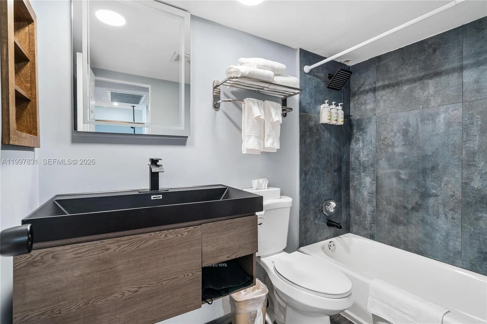 19201 Collins Ave # 324, Sunny Isles Beach, FL 33160 photo 4