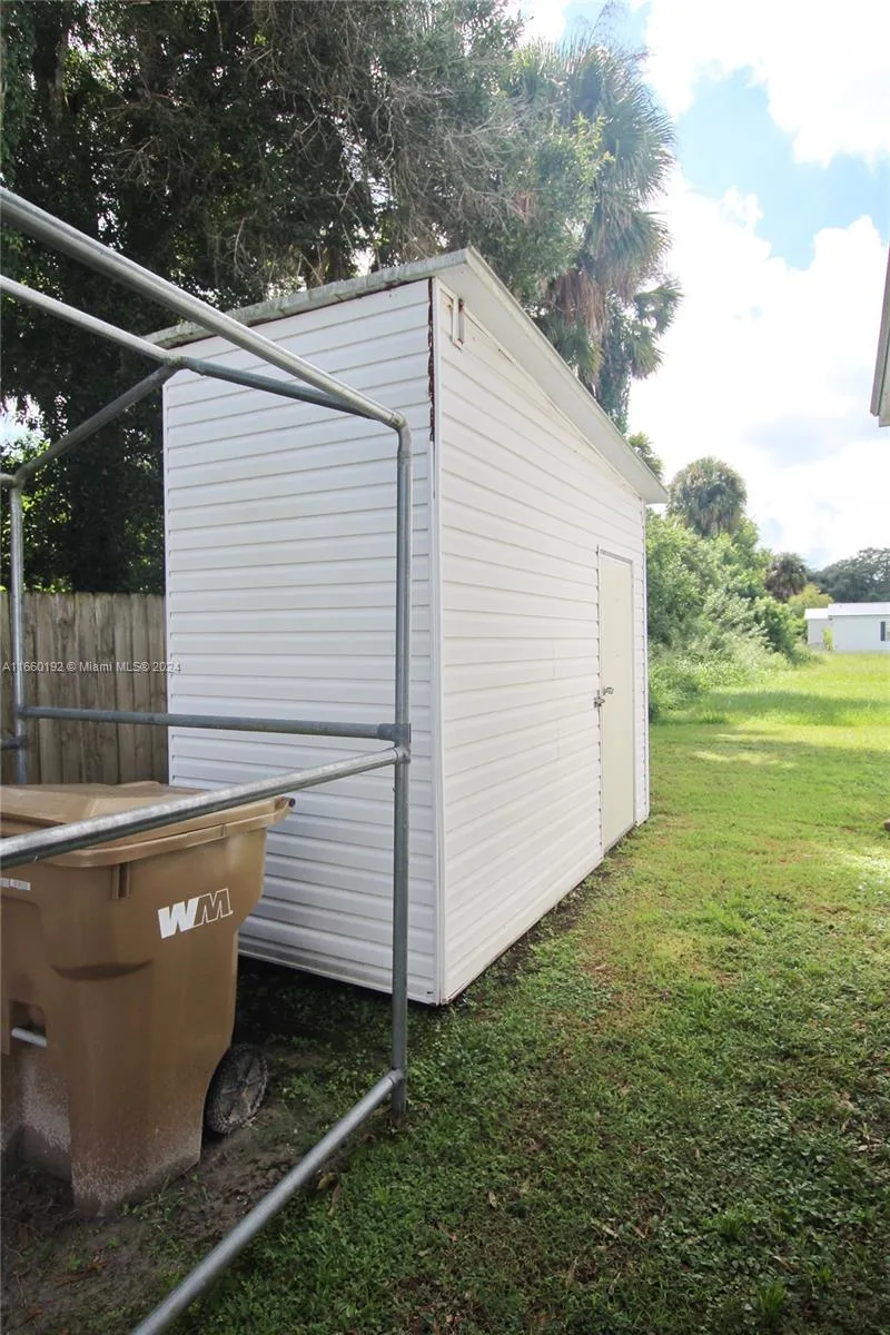 903 NE 5th Street, Okeechobee, FL 34972 photo 5