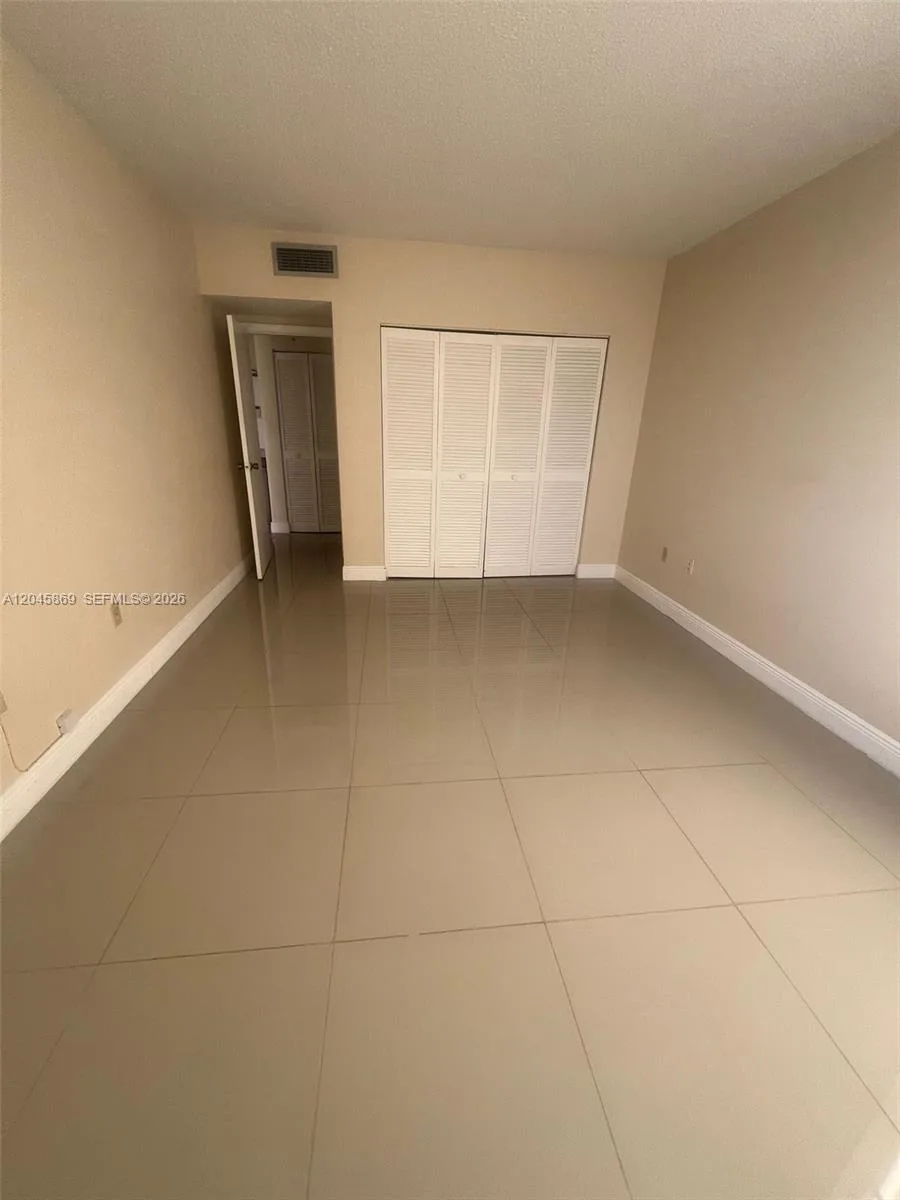 1965 S Ocean Dr # 10P, Hallandale Beach, FL 33009 photo 3