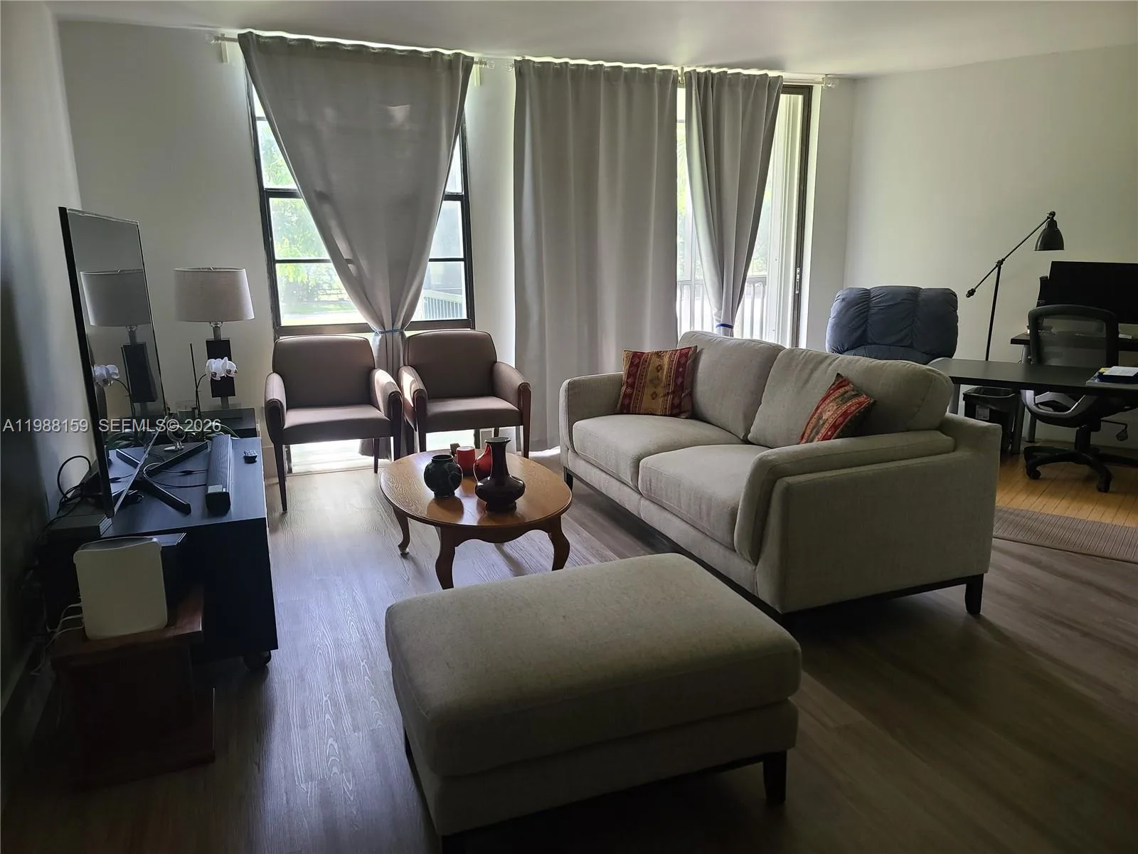 3475 N Country Club Dr # 202, Aventura, FL 33180 photo 6