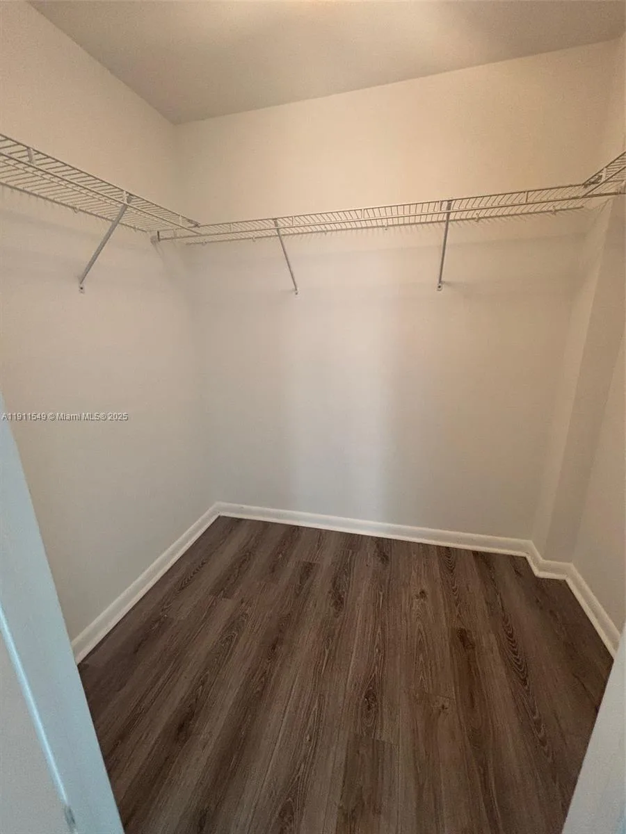 244 Biscayne Blvd # 1606, Miami, FL 33132 photo 10
