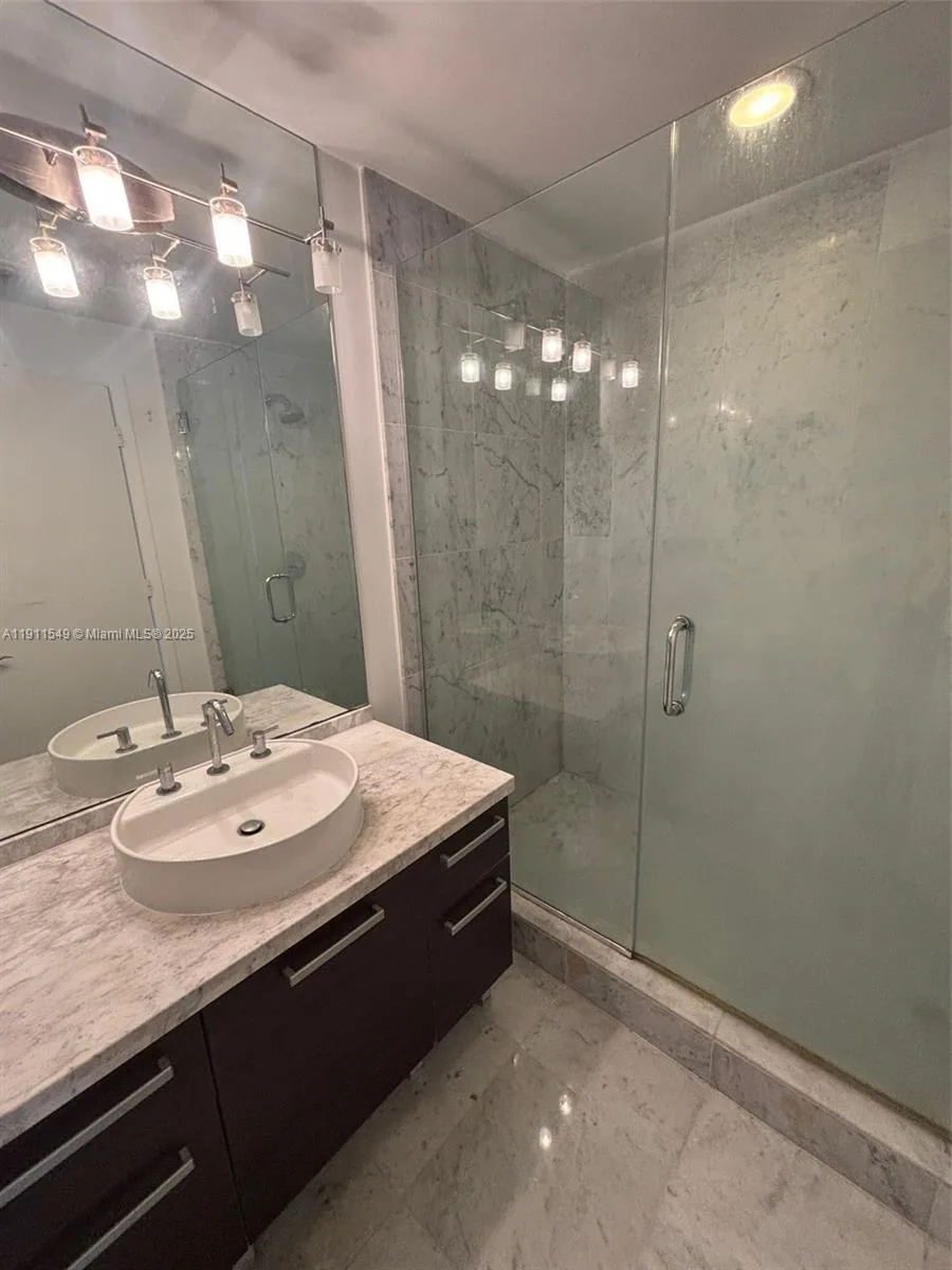 244 Biscayne Blvd # 1606, Miami, FL 33132 photo 12