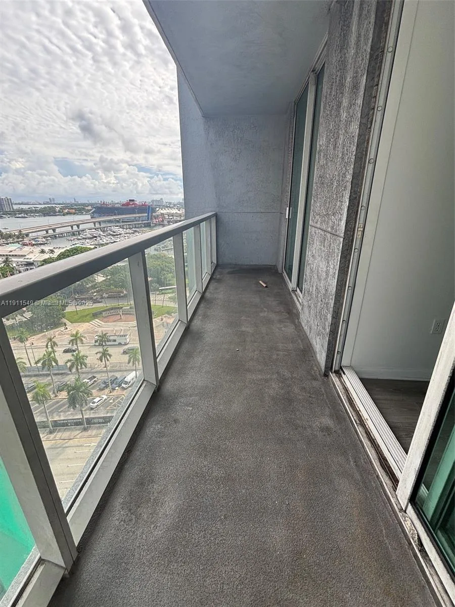 244 Biscayne Blvd # 1606, Miami, FL 33132 photo 6