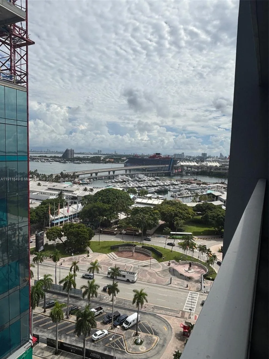 244 Biscayne Blvd # 1606, Miami, FL 33132 photo 7