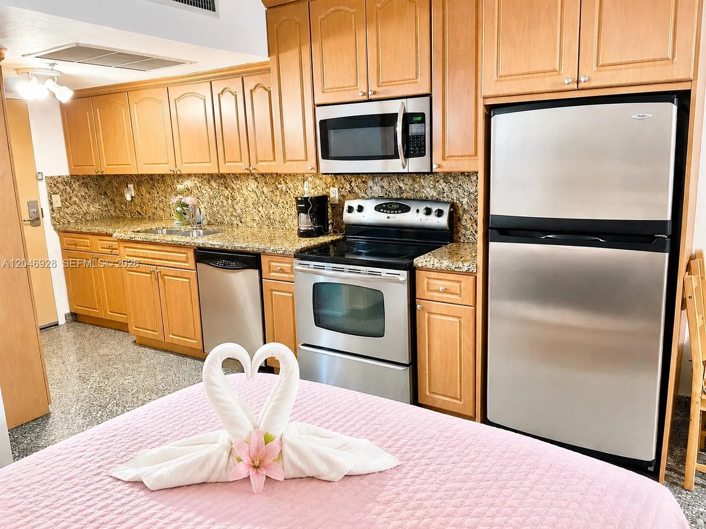 19201 Collins Ave # 441, Sunny Isles Beach, FL 33160 photo 4