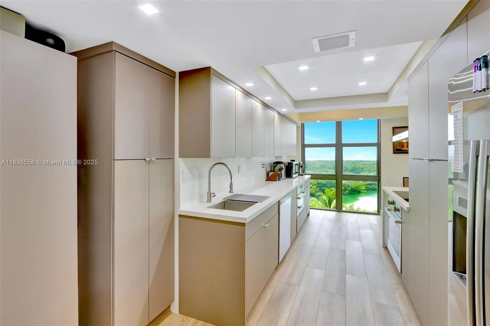 1121 Crandon Blvd # E708, Key Biscayne, FL 33149 photo 8