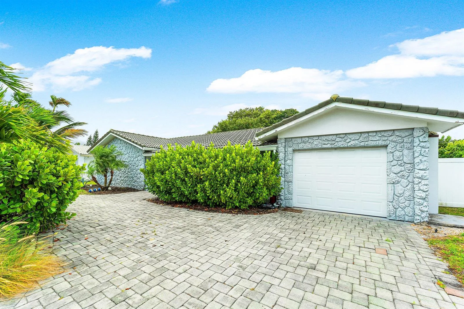 581 NW 13th Drive, Boca Raton, FL 33486 photo 4