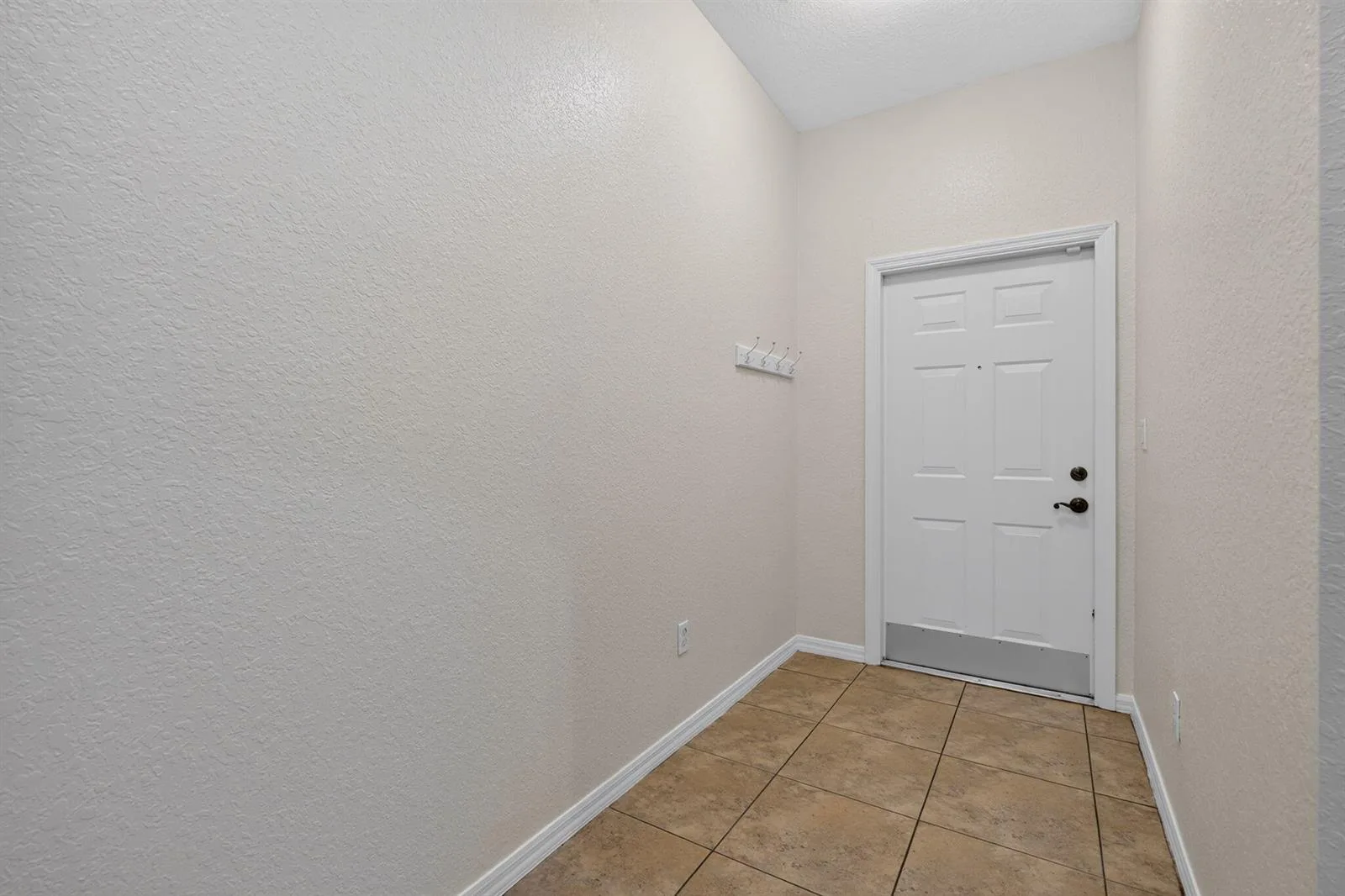 158 W Thatch Palm Circle, Jupiter, FL 33458 photo 3