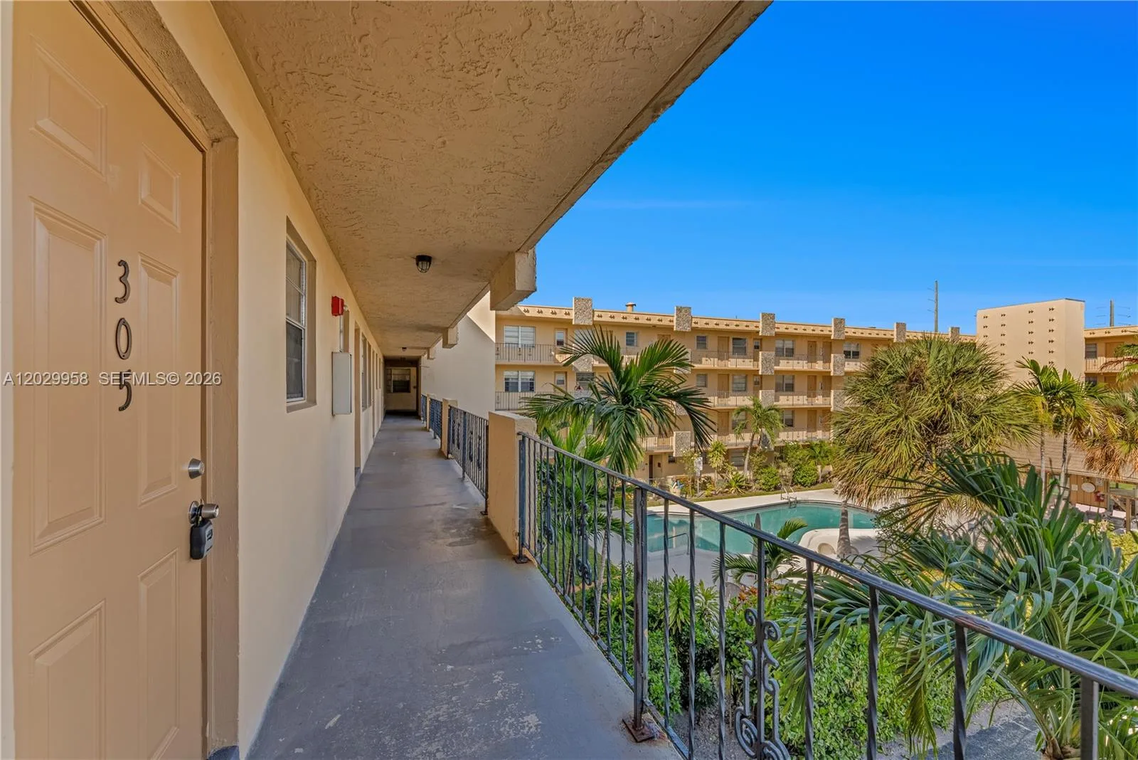 2145 Pierce St # 305, Hollywood, FL 33020 photo 2