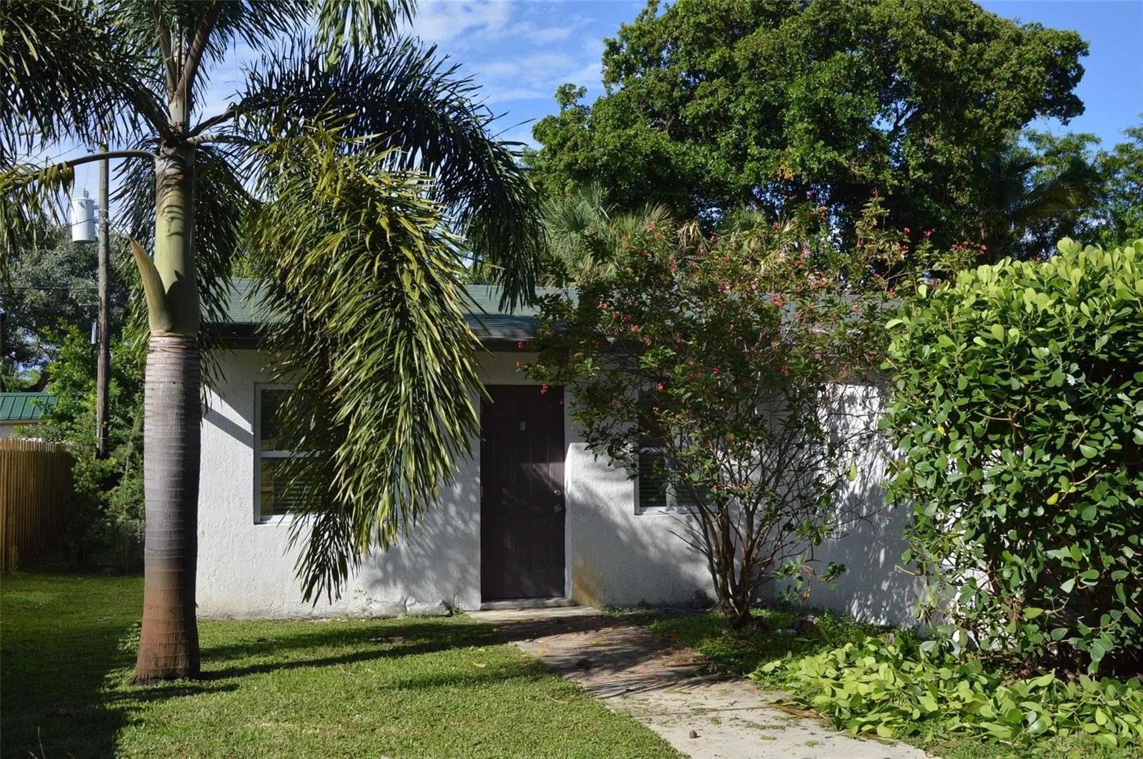 823 NE 14th Court, Fort Lauderdale, FL 33304