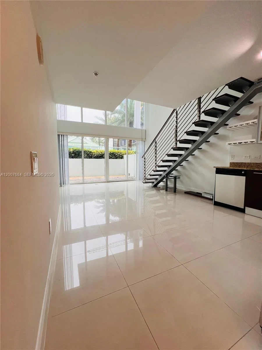 41 SE 5th St # 703, Miami, FL 33131