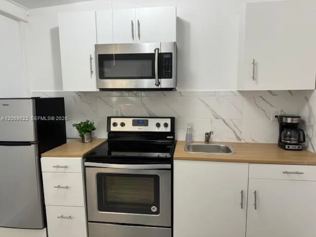 1270 NE 210th Ter # B, Miami, FL 33179 photo 4