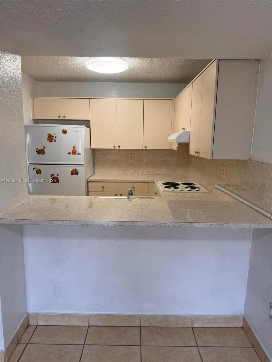 180 Royal Palm Rd # 216, Hialeah Gardens, FL 33016