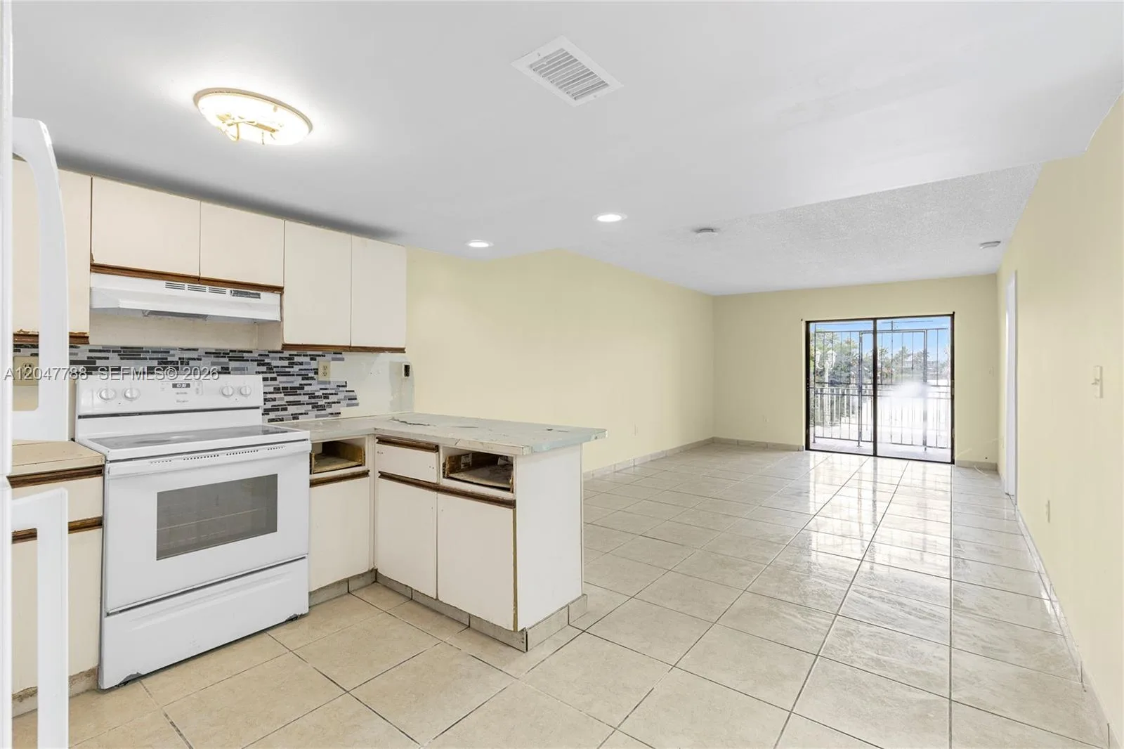 5580 W 26th Ct # 102, Hialeah, FL 33016 photo 2