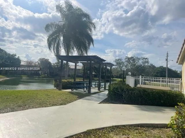 565 Vista Isles Dr # 2011, Sunrise, FL 33325 photo 2