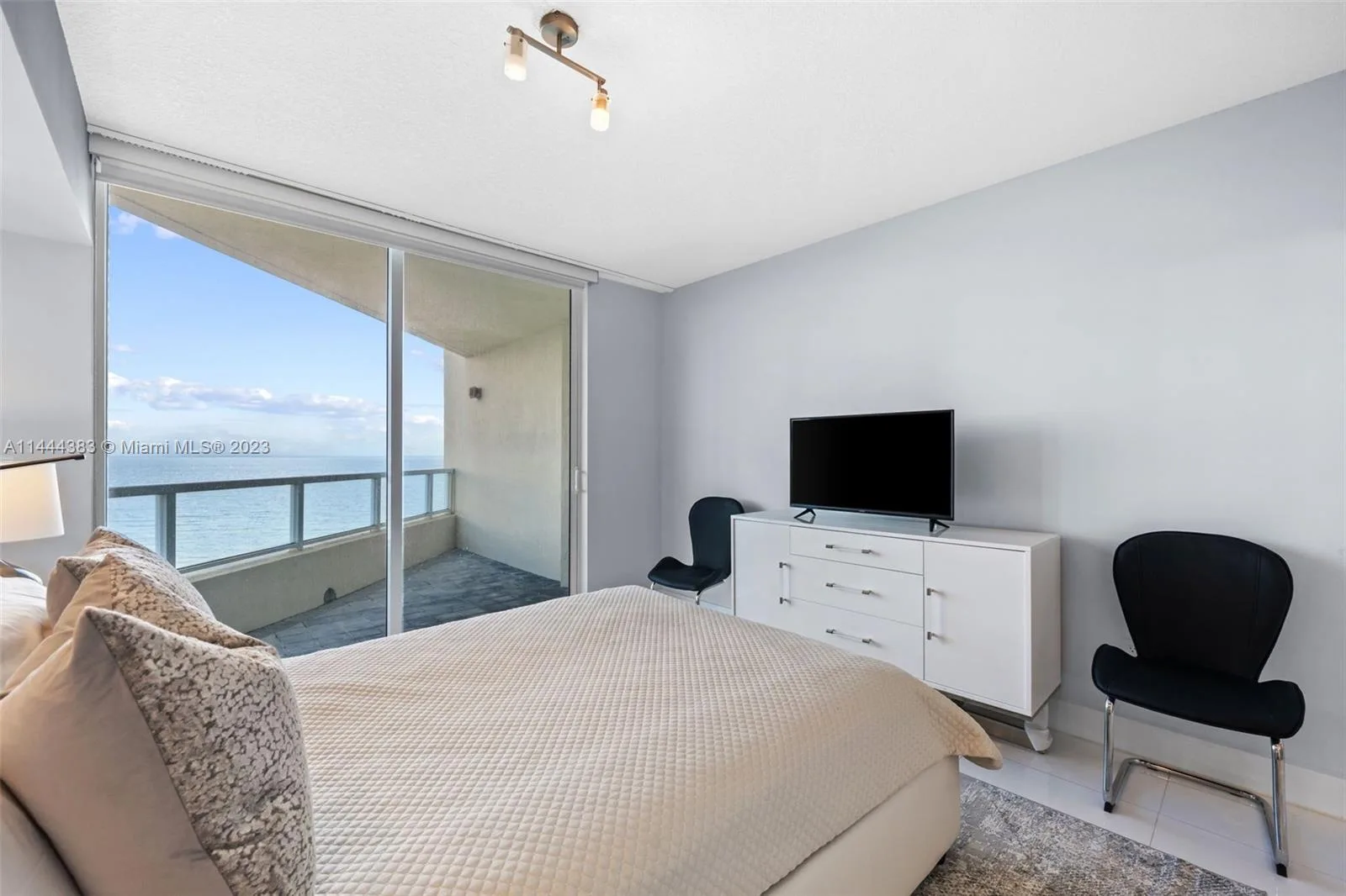 16699 Collins Ave # 1104, Sunny Isles Beach, FL 33160 photo 11