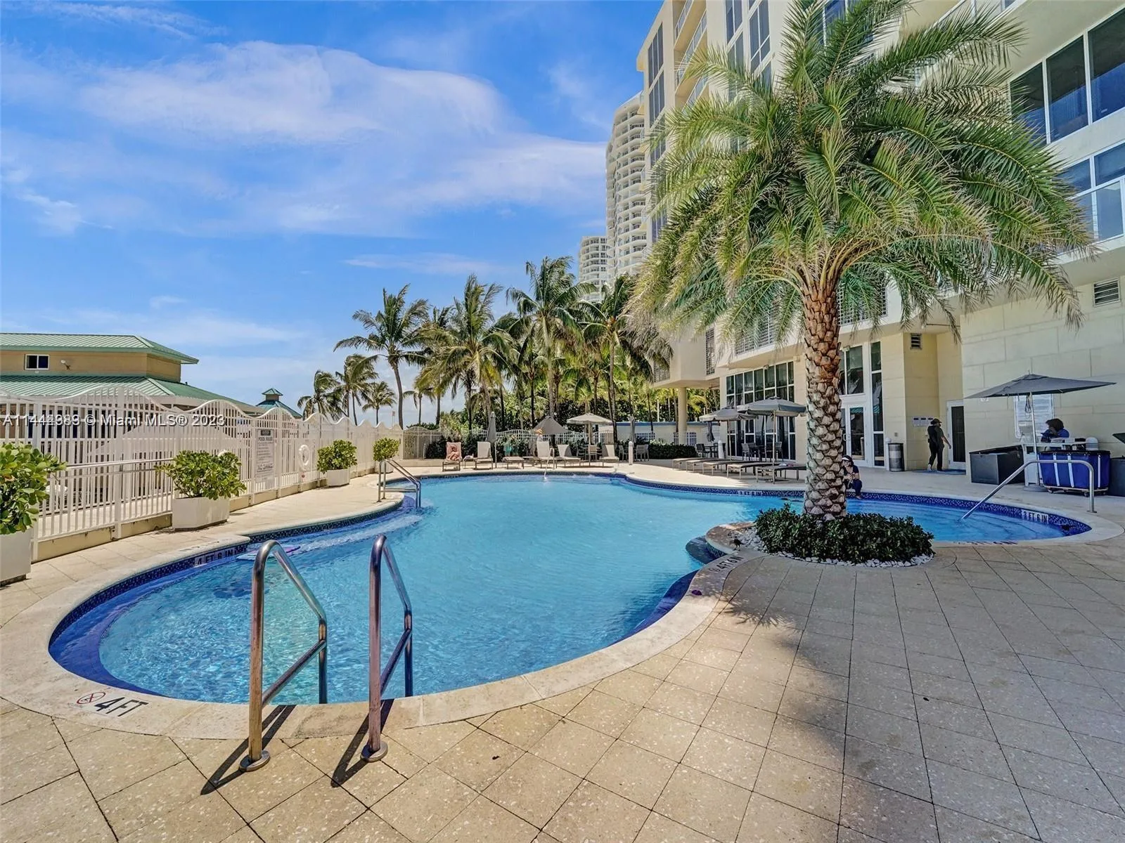 16699 Collins Ave # 1104, Sunny Isles Beach, FL 33160 photo 2