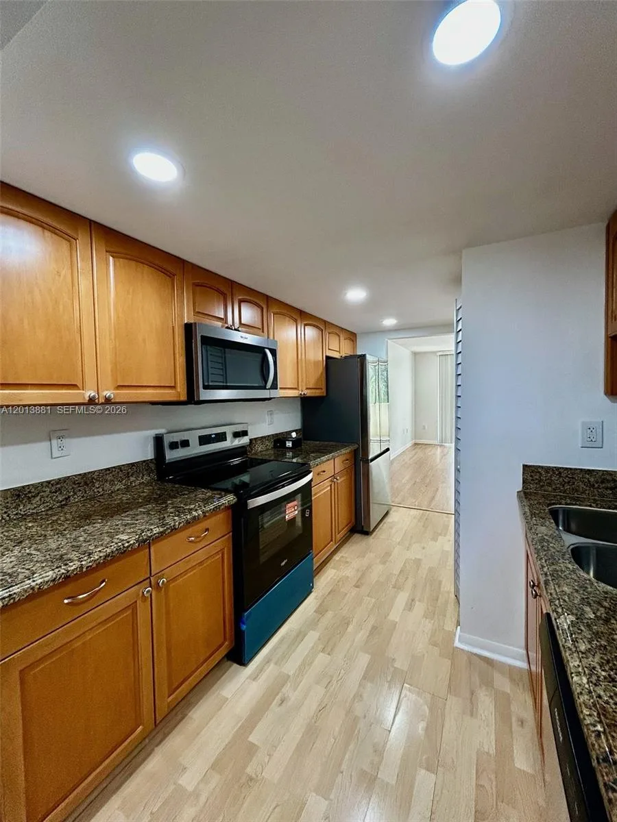 7451 NW 16th St # 304, Plantation, FL 33313 photo 3