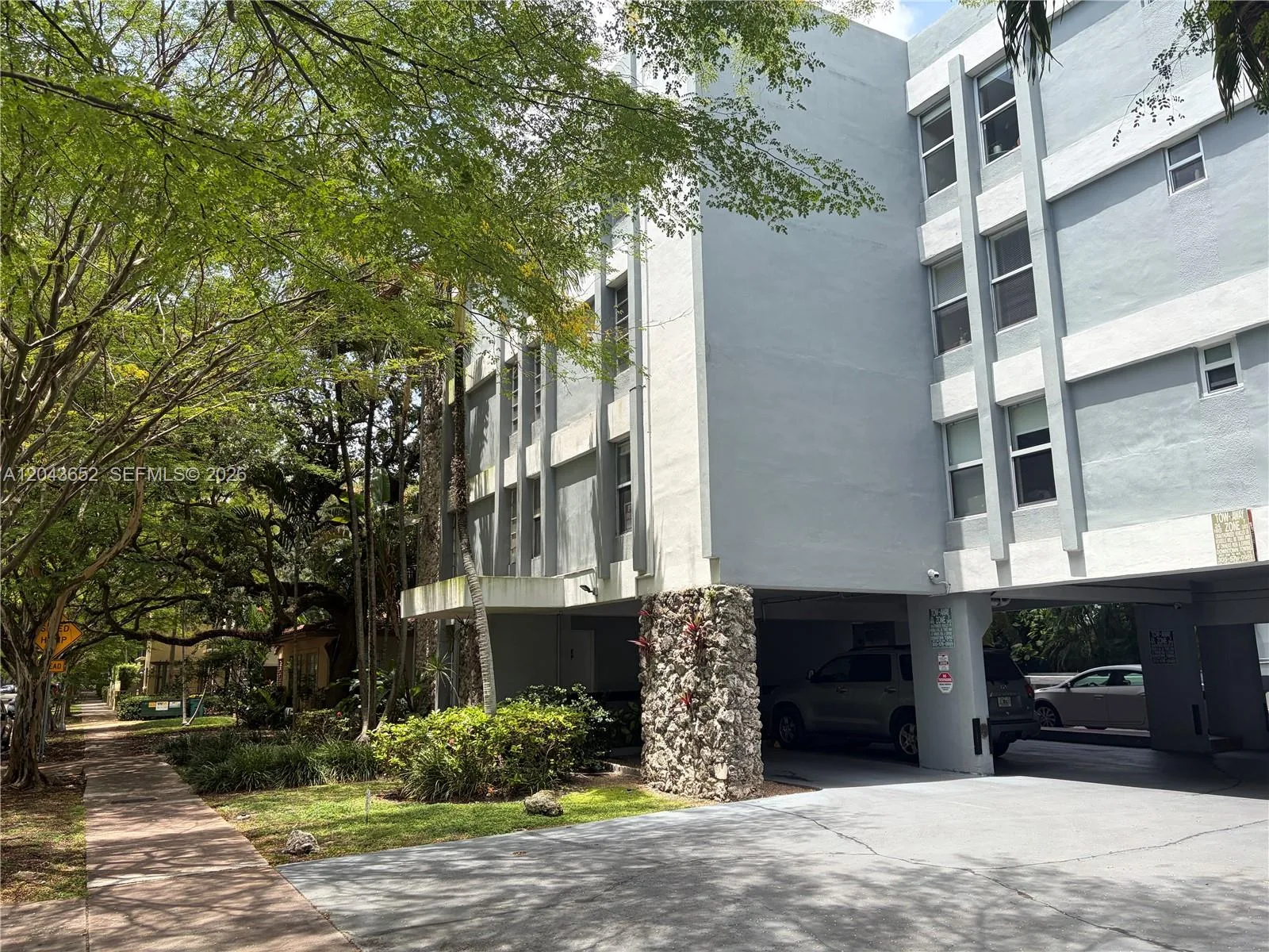 820 Salzedo St # 405, Coral Gables, FL 33134