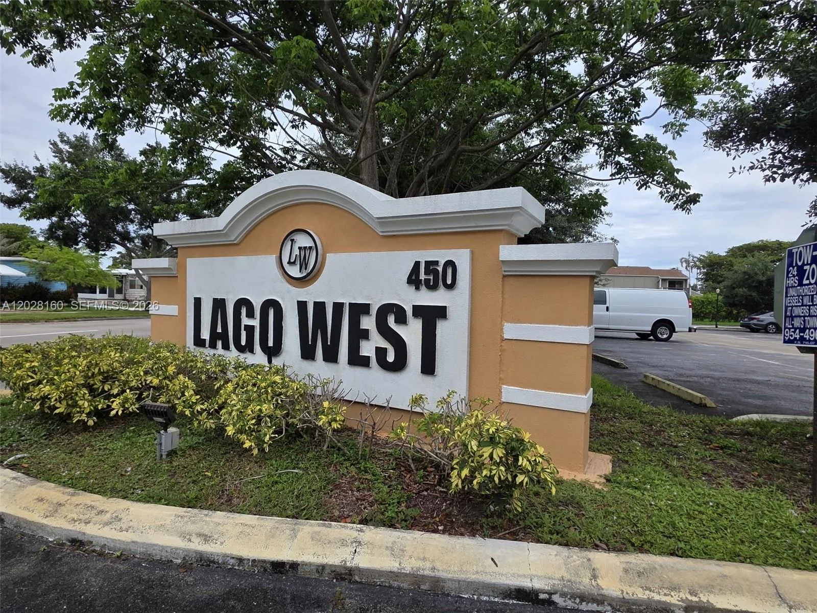 450 Commodore Dr # 108, Plantation, FL 33325