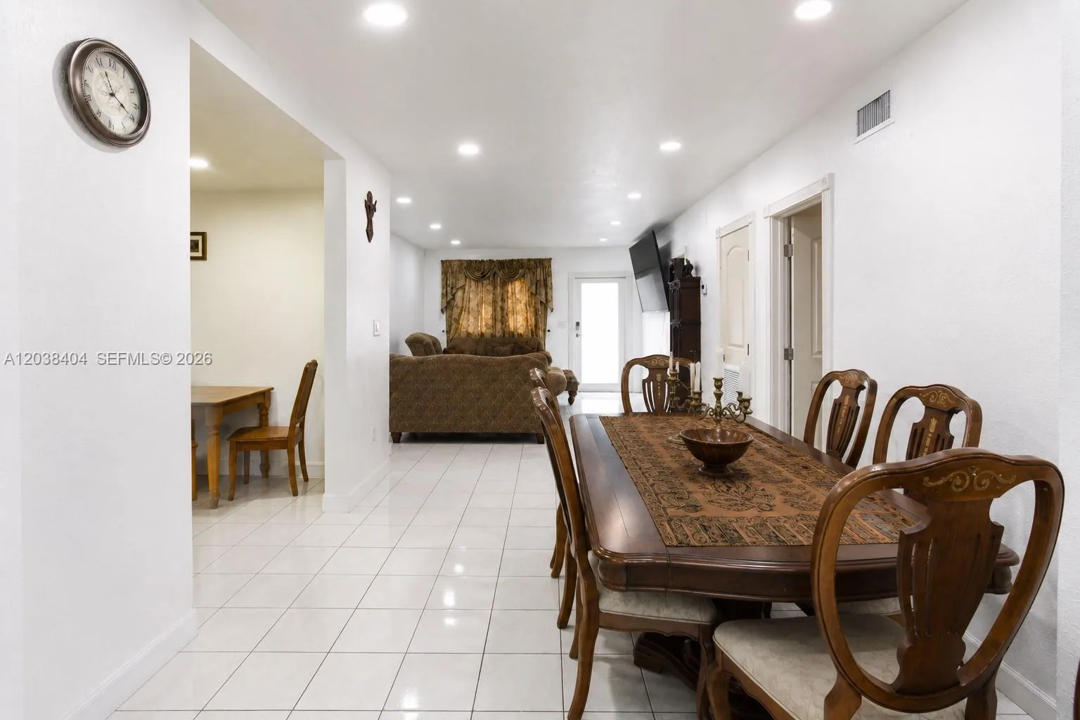 572 E 38th St, Hialeah, FL 33013 photo 10
