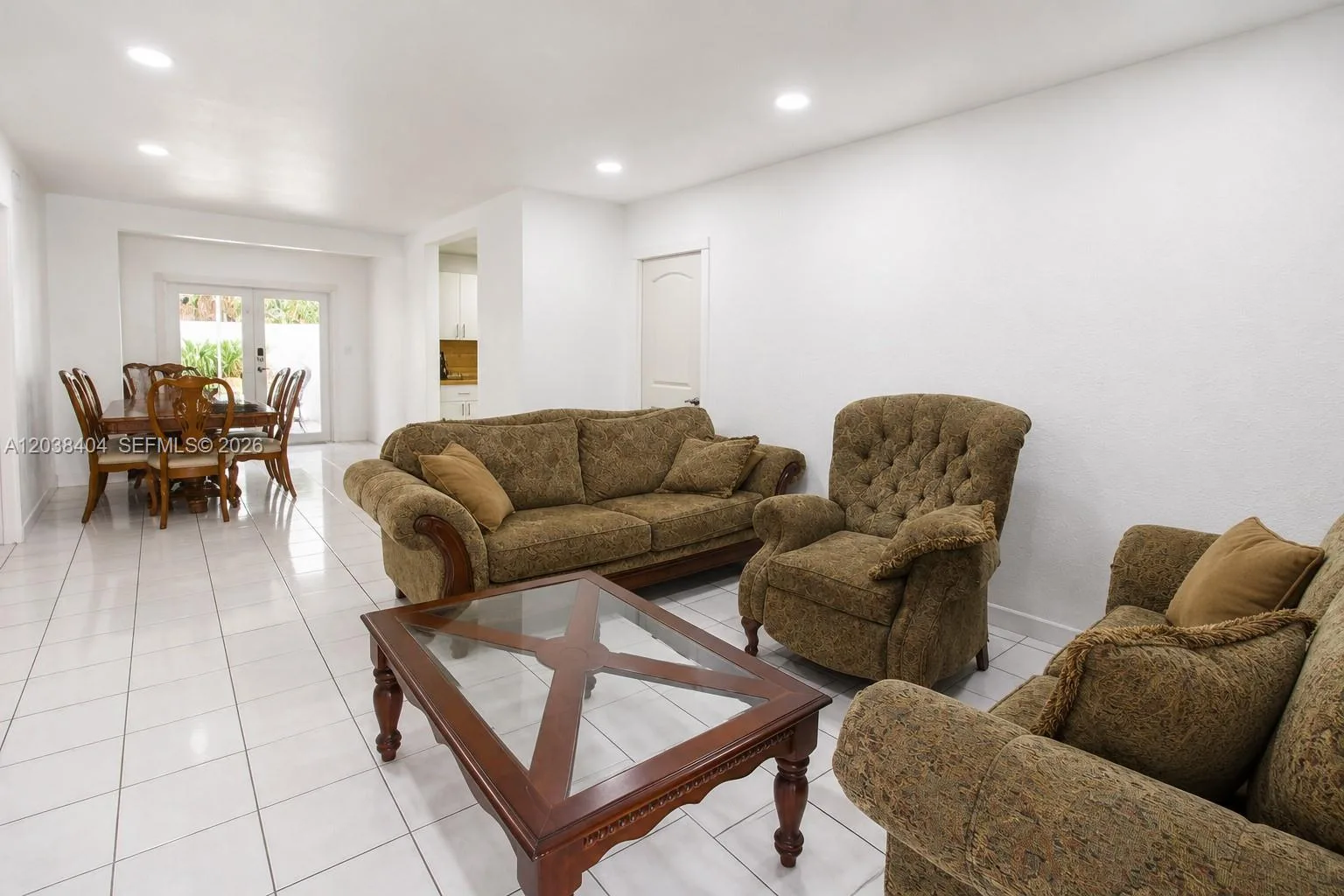 572 E 38th St, Hialeah, FL 33013 photo 8