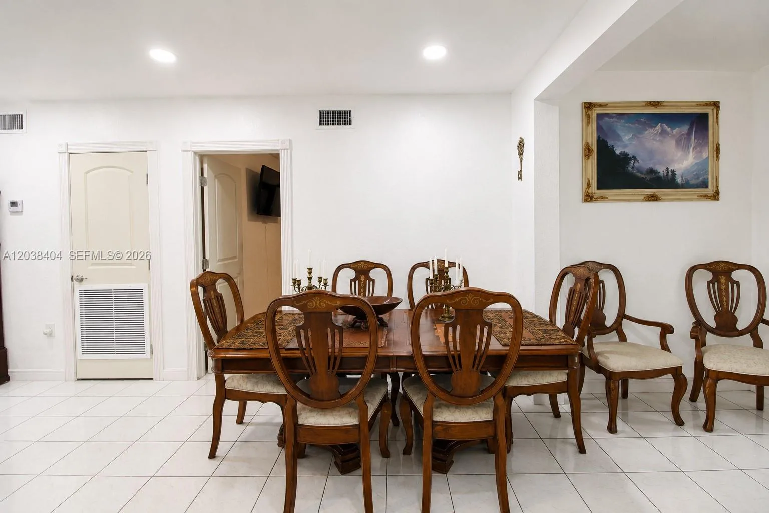 572 E 38th St, Hialeah, FL 33013 photo 9