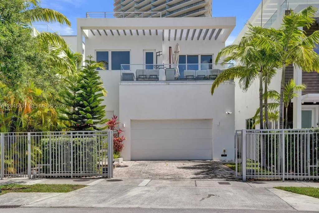 18985 Atlantic Blvd # 0, Sunny Isles Beach, FL 33160 photo 2