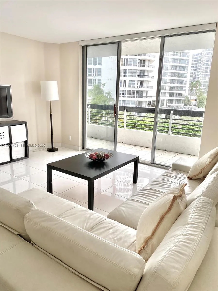 19195 NE 36th Ct # 402, Aventura, FL 33180 photo 2