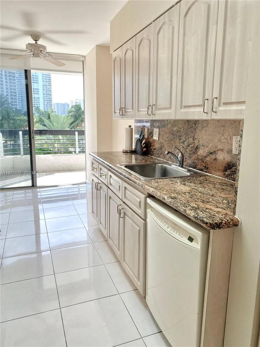 19195 NE 36th Ct # 402, Aventura, FL 33180 photo 8