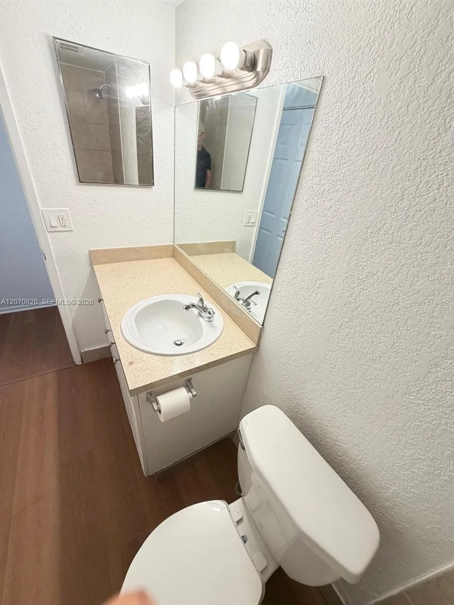 411 Executive Center Dr # 109, West Palm Beach, FL 33401 photo 10