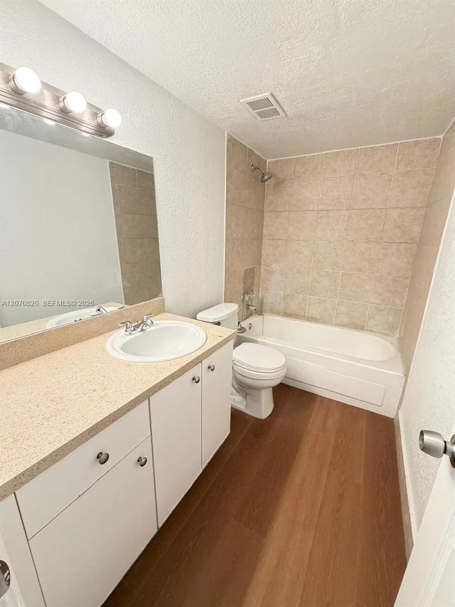411 Executive Center Dr # 109, West Palm Beach, FL 33401 photo 6