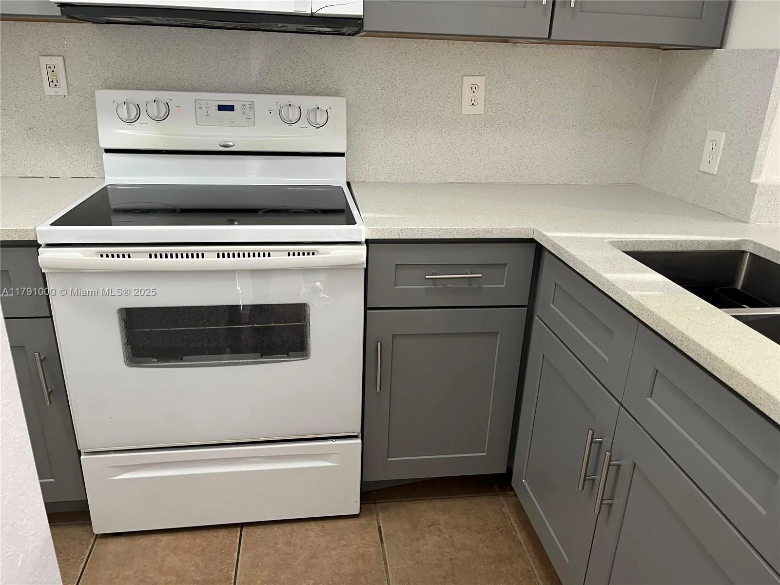 7985 NW 8th St # 110A, Miami, FL 33126 photo 4