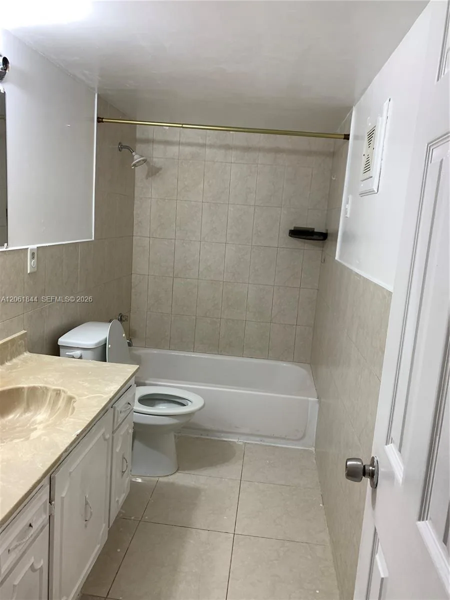 5453 NW 169th Ter, Miami Gardens, FL 33055 photo 2