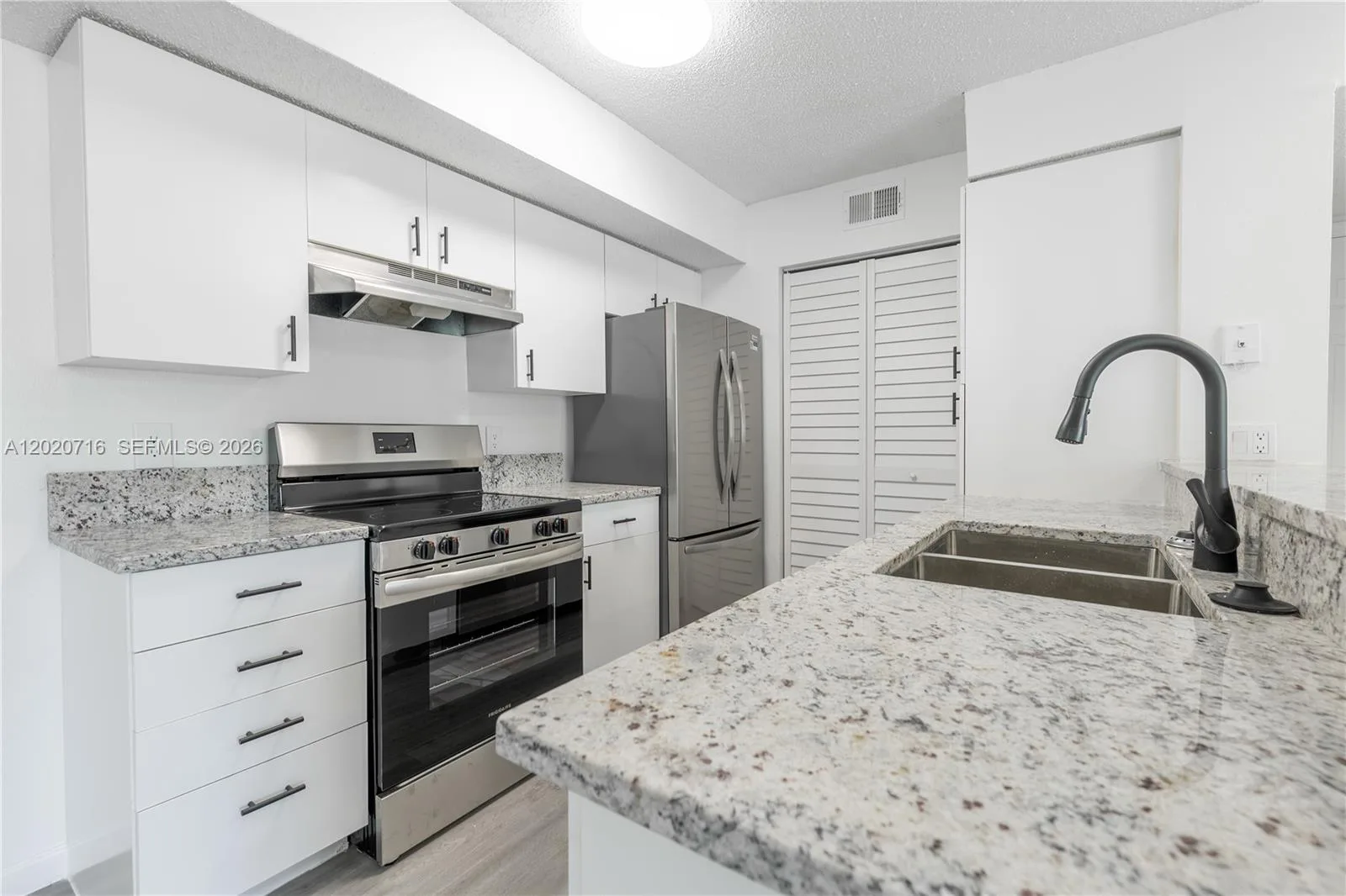 2094 Arbour Walk Cir # 3018, Naples, FL 34109 photo 5