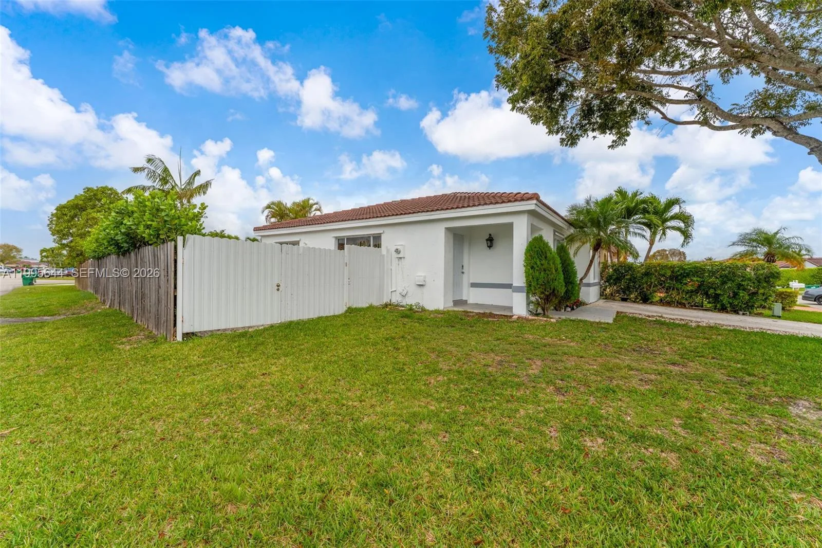 17570 SW 142nd Ct, Miami, FL 33177 photo 3
