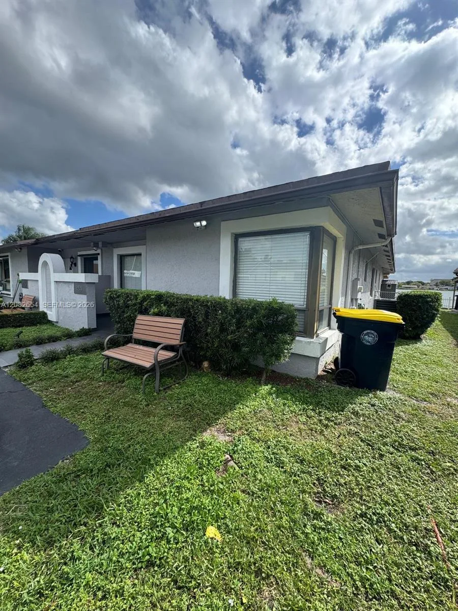 2520 SW 55th St # 2520, Dania Beach, FL 33312