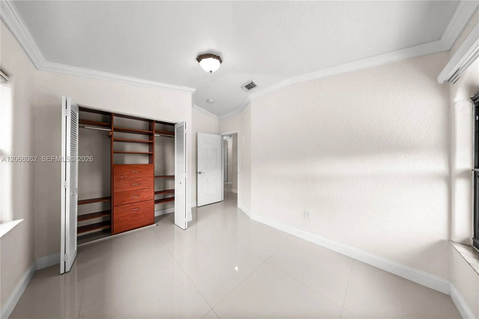 10033 NW 126th Ter, Hialeah Gardens, FL 33018 photo 4