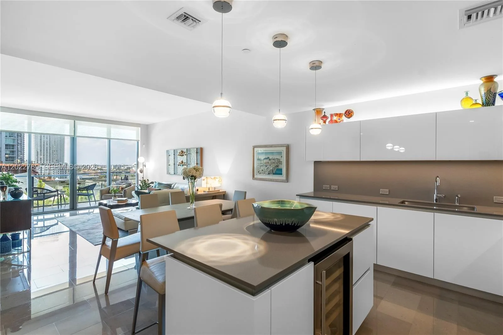 68 SE 6th Street # 810, Miami, FL 33131