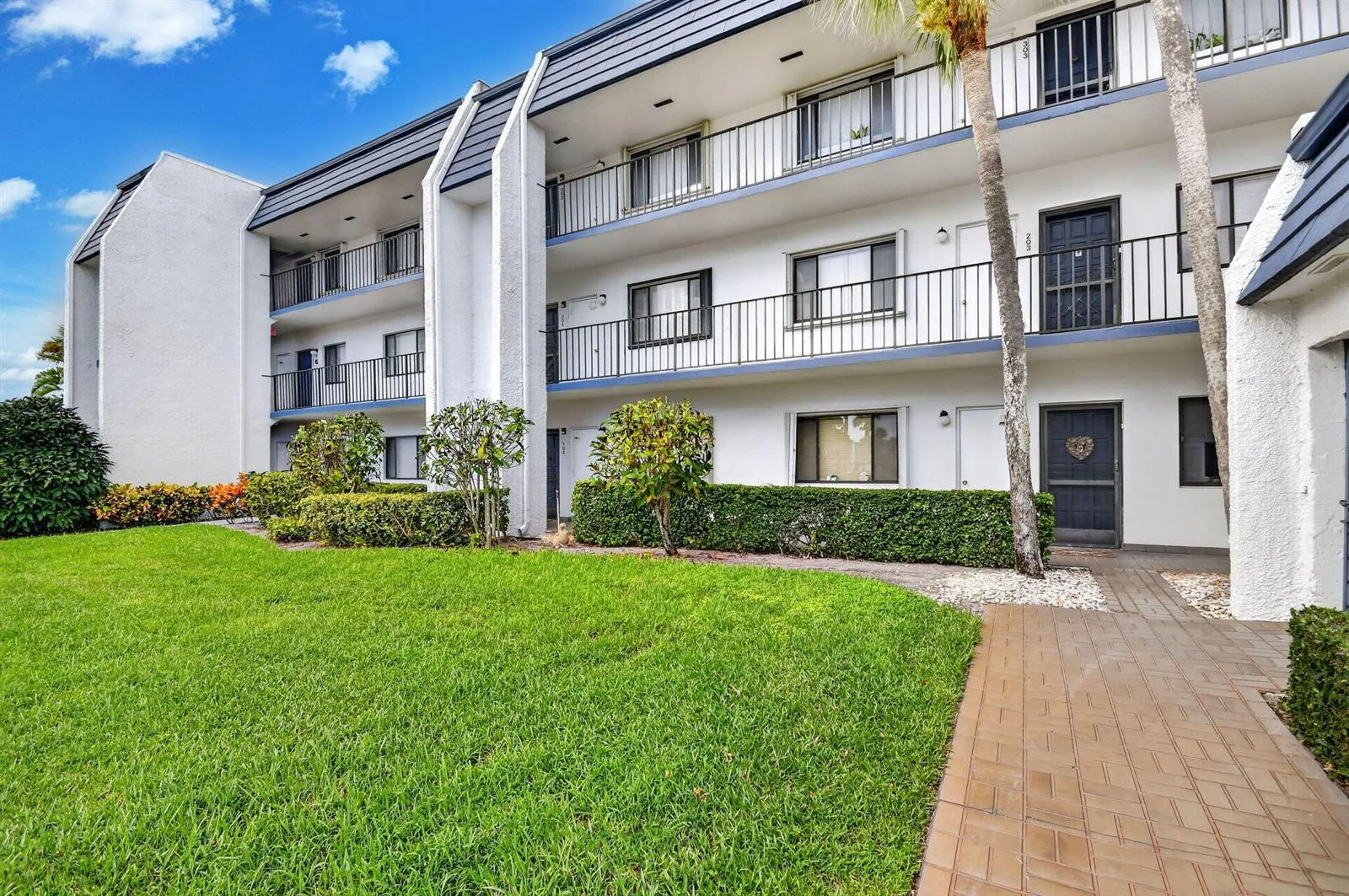 4483 LUXEMBURG Court # 103, Lake Worth, FL 33467 — zdjęcie 3