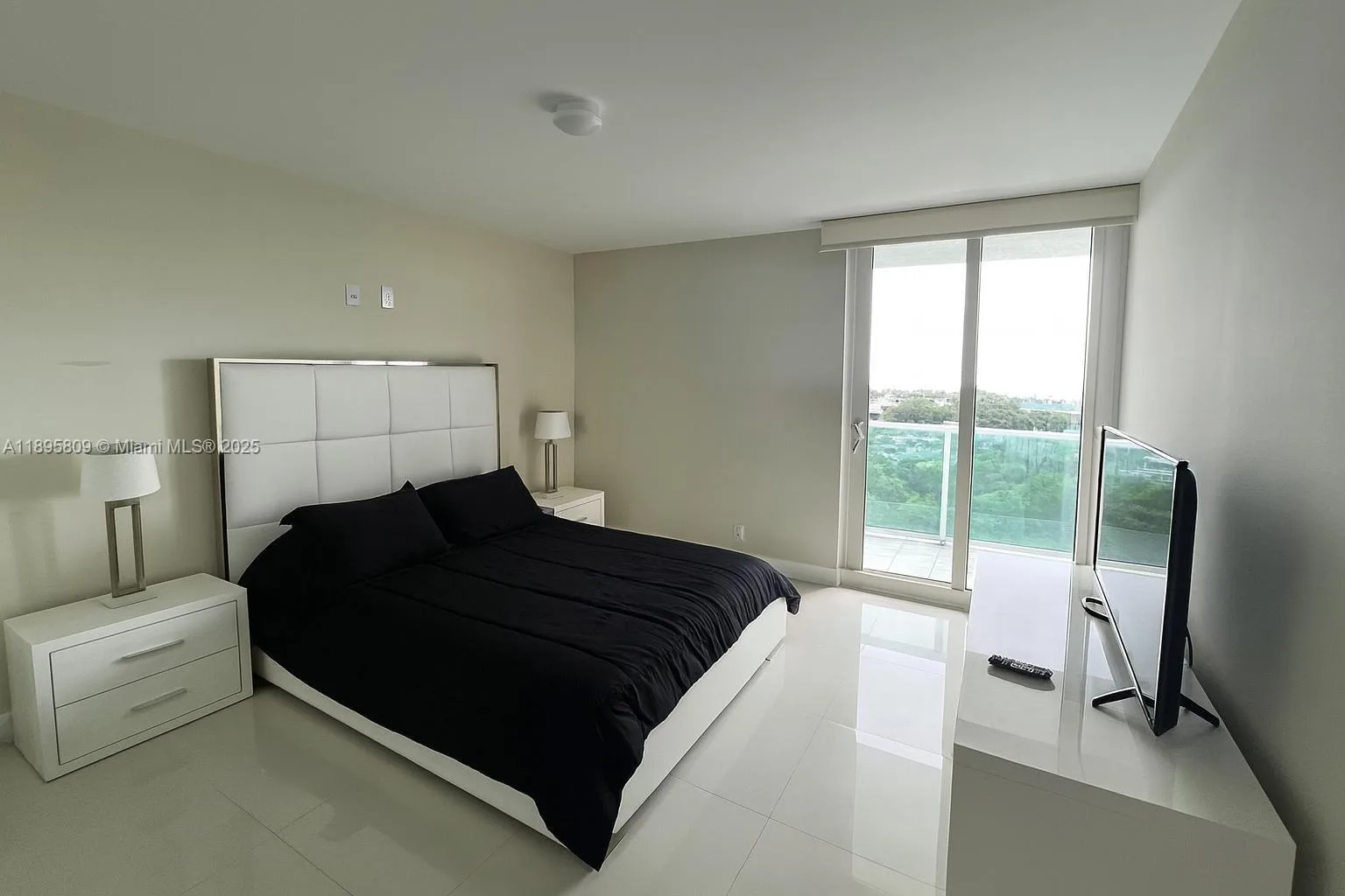 100 Bayview Dr # 1026, Sunny Isles Beach, FL 33160 photo 10