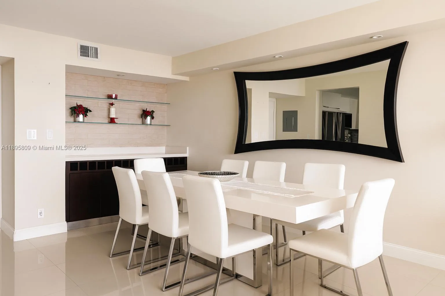 100 Bayview Dr # 1026, Sunny Isles Beach, FL 33160 photo 11