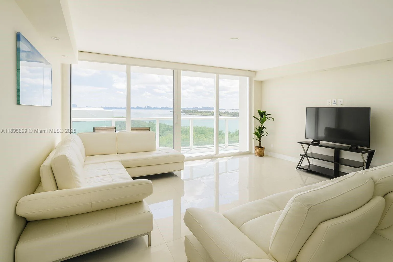 100 Bayview Dr # 1026, Sunny Isles Beach, FL 33160 photo 12